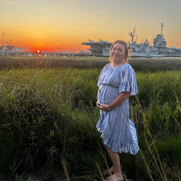 Meet your Posher, Kaitlin - Picture 3 of 5
